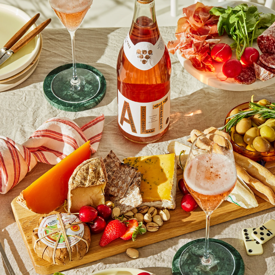 Alt_Sparkling_Rose_Wine_-_with_food